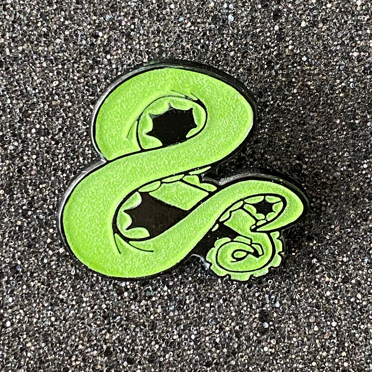 Ampersanticle Enamel Pin